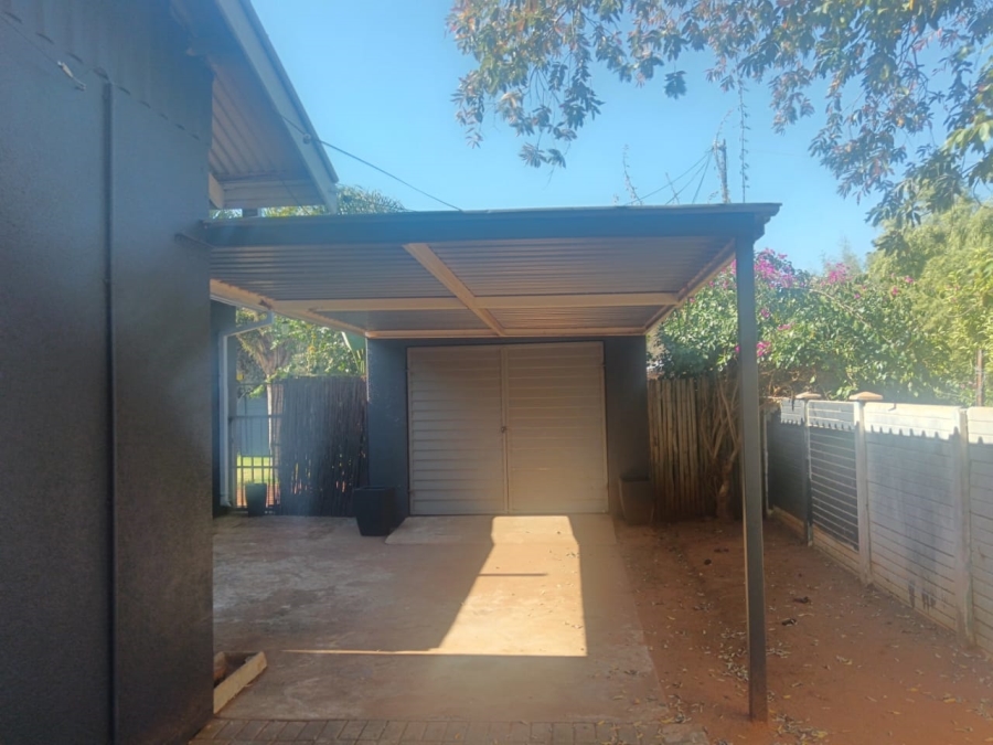 4 Bedroom Property for Sale in Hadison Park Northern Cape